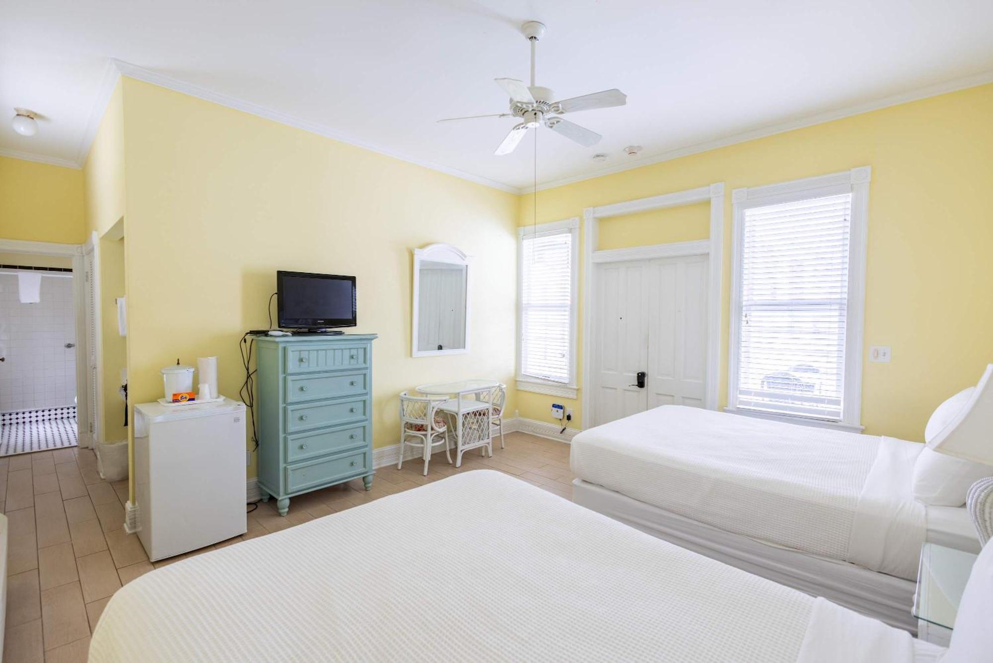 Deluxe Queen At The Curry Mansion - Parking & Heated Pool! Key West Esterno foto